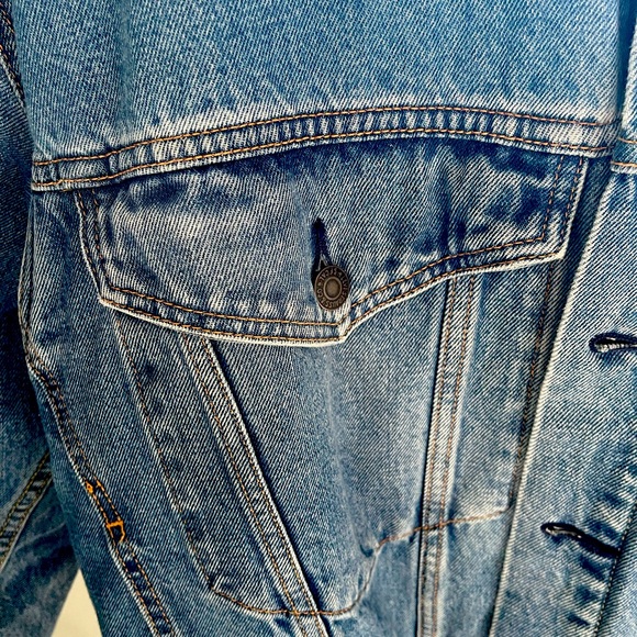 Levi’s “Stay Loose” Men’s Medium Demin Jacket - Picture 6 of 7